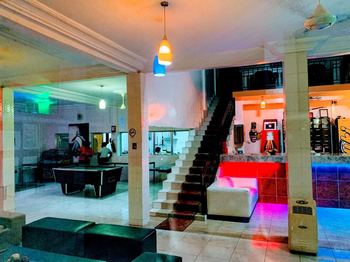Woodpecker Resort Hotel Banjul Exterior foto